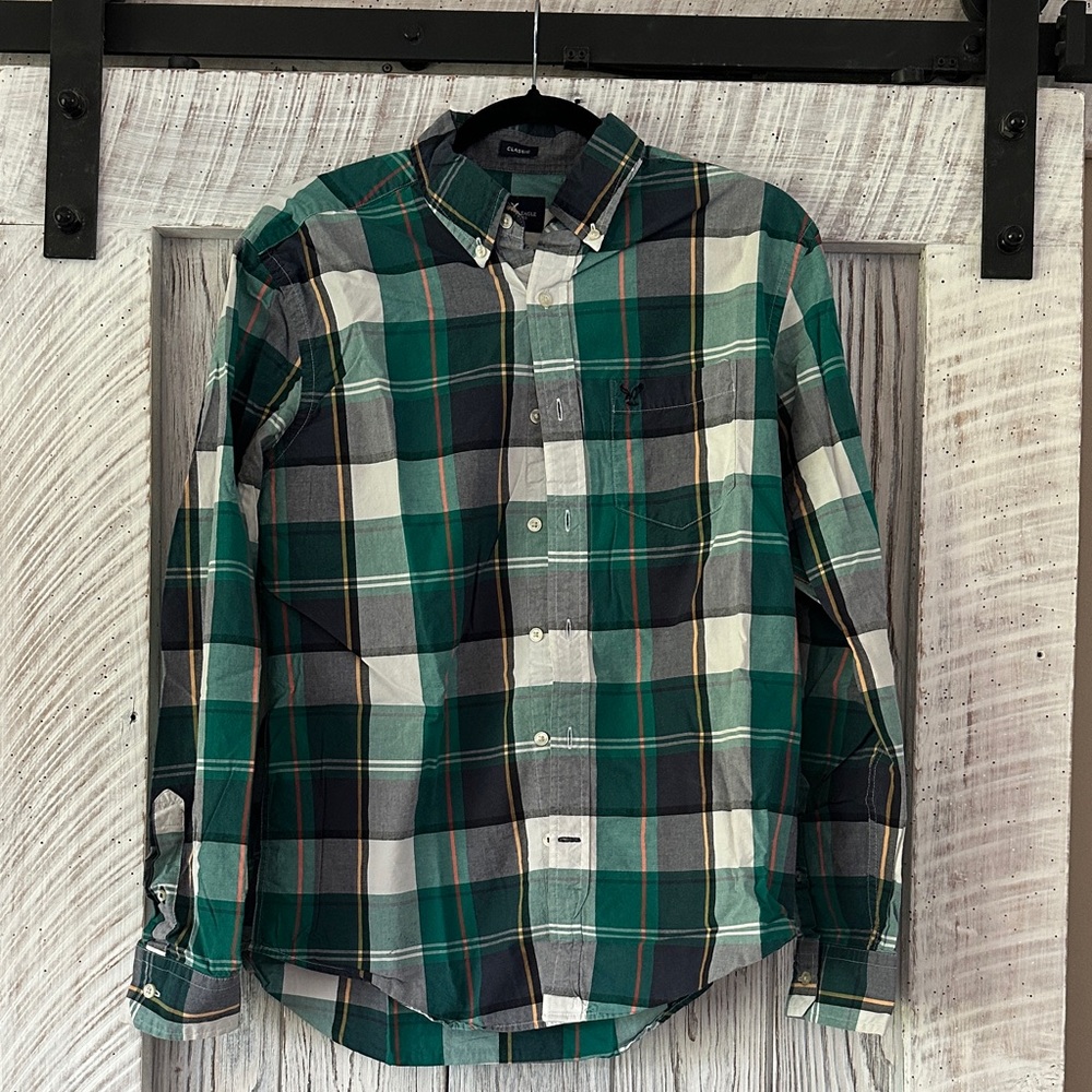 American Eagle Outfitters Green and White Plaid Shirt